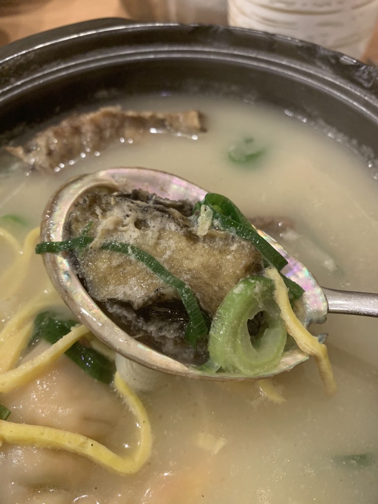  겨울철 몸보신으로 제격인 갈비탕 맛집 "관평동 돌돌해"
