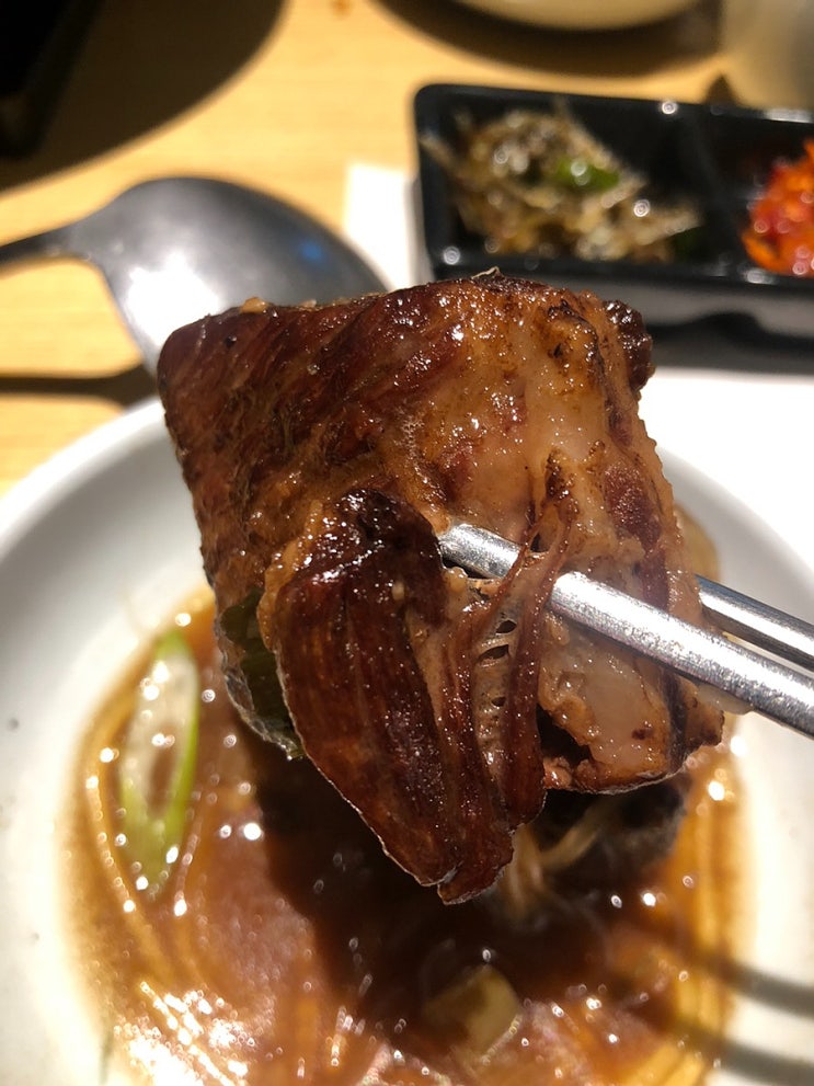  홍대입구역 맛집 L7 근처 한정식 들풀한상 마포구 집밥 저녁 데이트 모임 상견례 갈비찜 서교동 한식 밥집 술집 반주 한잔 참이슬