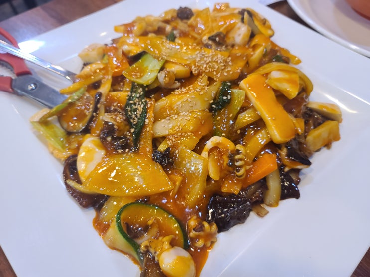  삭막사맛집 동흥관수타짜장 해물쟁반짜장 홍합짬뽕