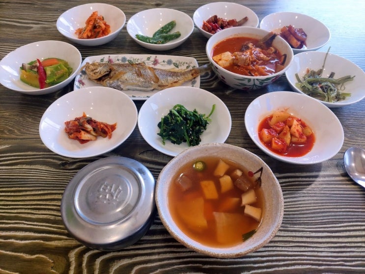  오늘 점심메뉴는 어떤거였나요~