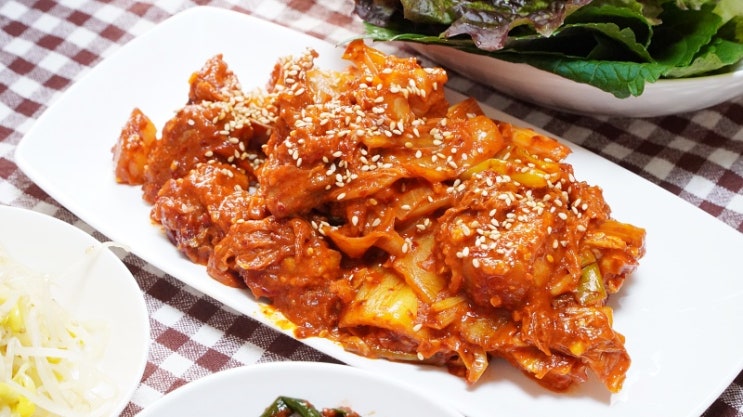  돼지고기 김치두루치기 밥도둑이 여기 있네