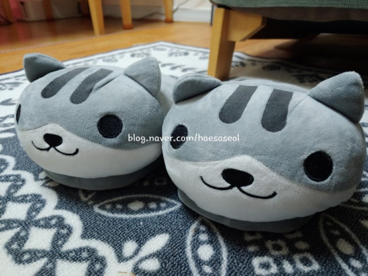  추운 겨울은 고양이 털실내화와 함께~