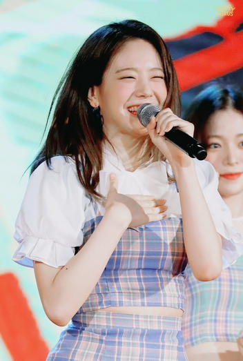 프로미스나인 장규리 시선집중 프로미스나인 장규리 시선집중