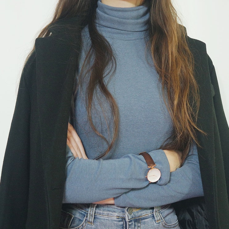  데일리룩 어디에나 잘 어울리는 여자 목폴라, 터틀넥 티셔츠는 아니스룸 에서!