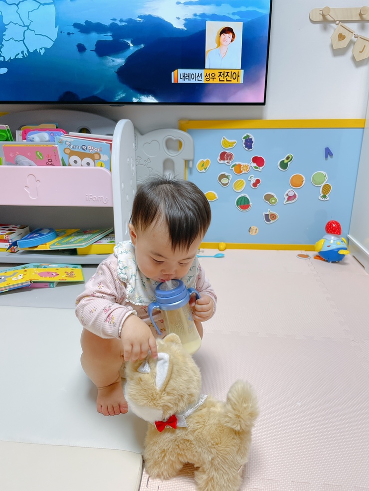  돌아기 젖병끊기 2일만에성공 이제 빨대컵으로 우유먹자