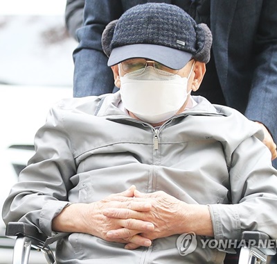 신천지 이만희 교주, 감염병예방법 위반 징역 5년 구형 받아 2021년 1월 13일 오후 2시 1심 선고 예정 신천지 이만희 교주, 감염병예방법 위반 징역 5년 구형 받아 2021년 1월 13일 오후 2시 1심 선고 예정