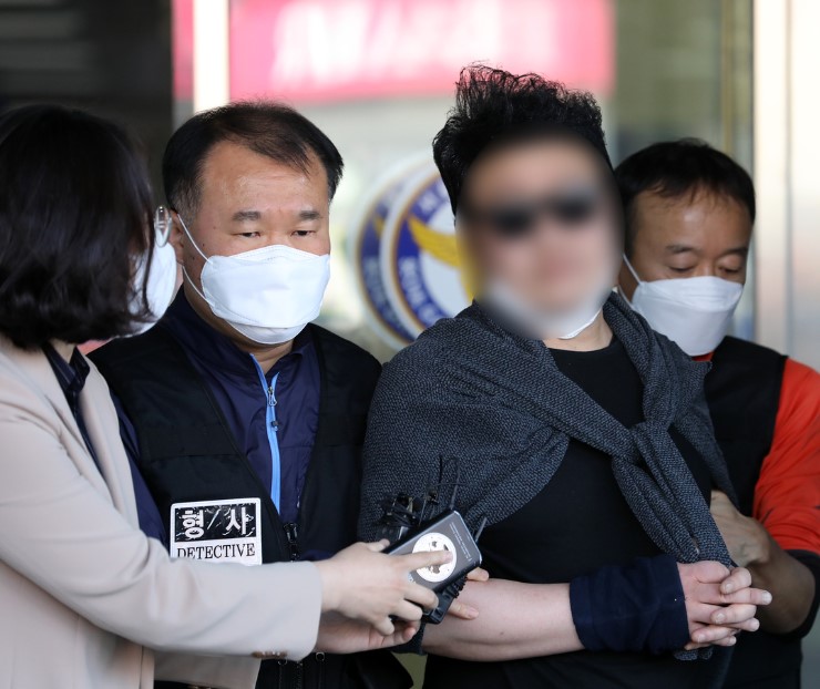 '경비원 갑질 폭행 자살사건' 아파트 주민 심씨, 1심 징역5년 선고 '경비원 갑질 폭행 자살사건' 아파트 주민 심씨, 1심 징역5년 선고