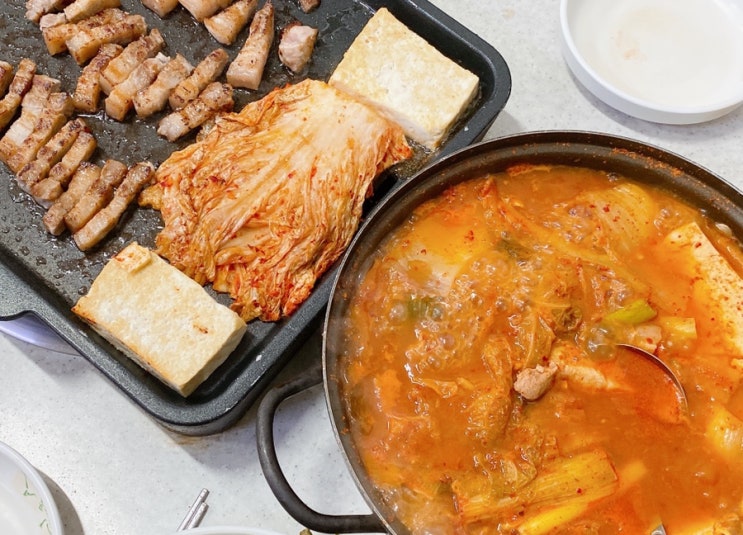  양천향교역 맛집 애솔촌돼지 16년 전통의 삼겹살 김치찌개 맛집