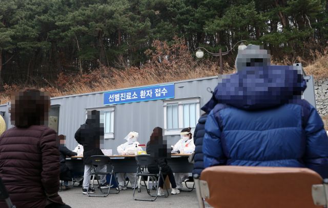 신속항원검사, 건강보험 적용… “환자 부담 8천원 내외” 신속항원검사, 건강보험 적용… “환자 부담 8천원 내외”