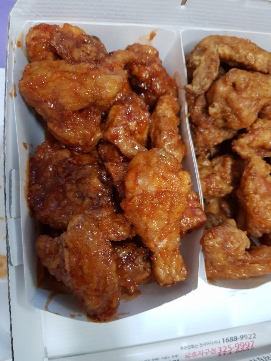 호식이두마리치킨 금호지구점 사진 2