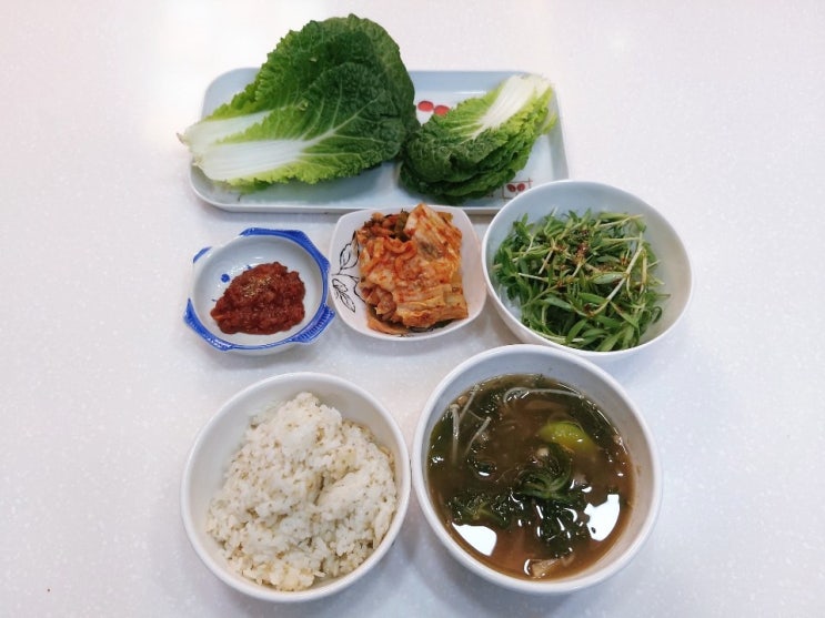  비건채식밥상10 / 잡곡밥, 냉이된장국, 김장김치, 돈나물 샐러드, 봄동과 쌈장