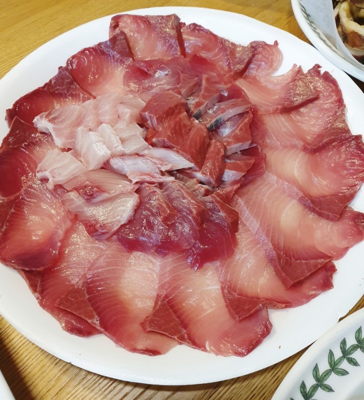  울산대방어 제철 자연산 대방어 맛집 포장 정자 팔각정