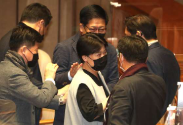 국민의힘 초선 의원 <b>필리버스터</b> 민주당 <b>김병기</b> 의원실 보좌진... 