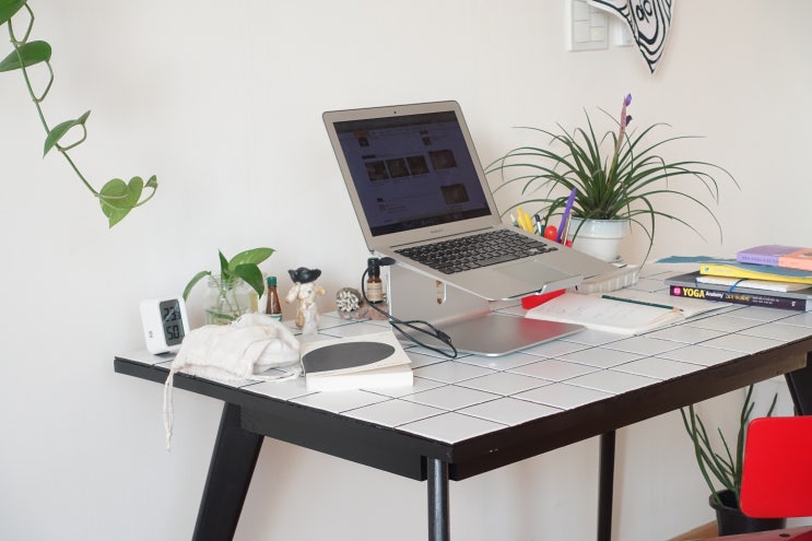 가장 사적인 집에서 일하는 공간으로 - 책상 리폼 도전기