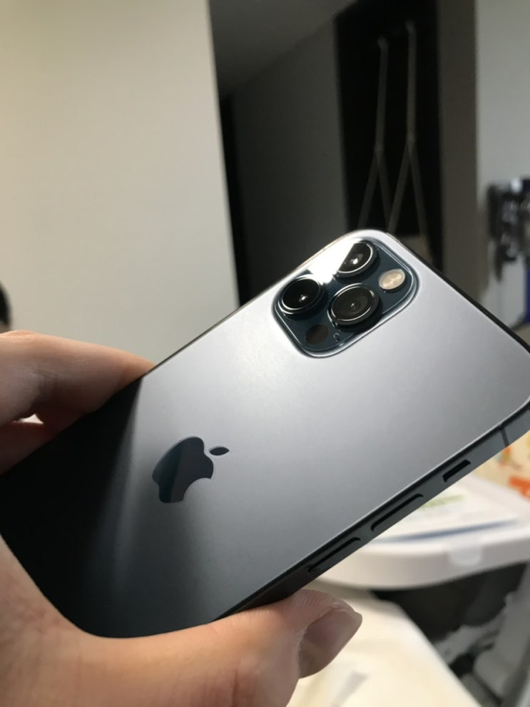아이폰12 프로 pro 자급제 512GB 그래파이트보다 퍼시픽블루 선택한 이유, 언박싱 후기 (색상, 크기, 무게) 아이폰12 프로 pro 자급제 512GB 그래파이트보다 퍼시픽블루 선택한 이유, 언박싱 후기 (색상, 크기, 무게)