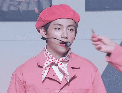  김태형 애교움짤.GIF