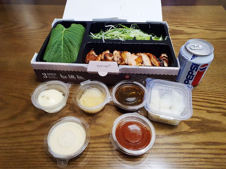  누나홀닭 최애 메뉴 바베큐 쌈닭!