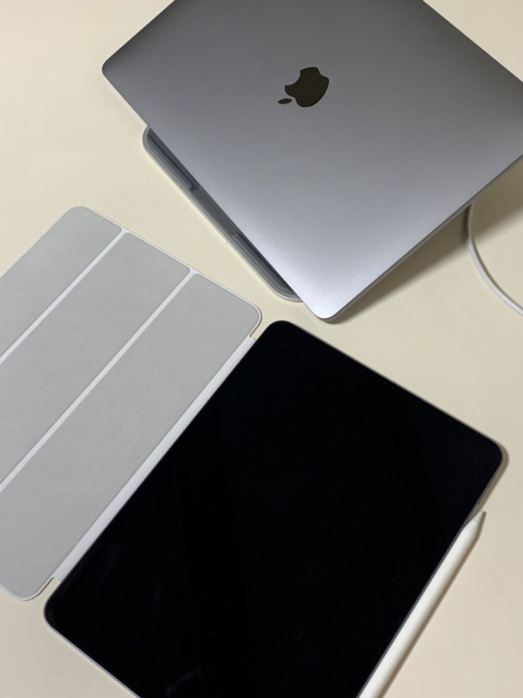  Apple 아이패드 프로 11" 4세대 스페이스 그레이 & 애플 펜슬 2세대(각인 포함) & 스마트 폴리오 화이트