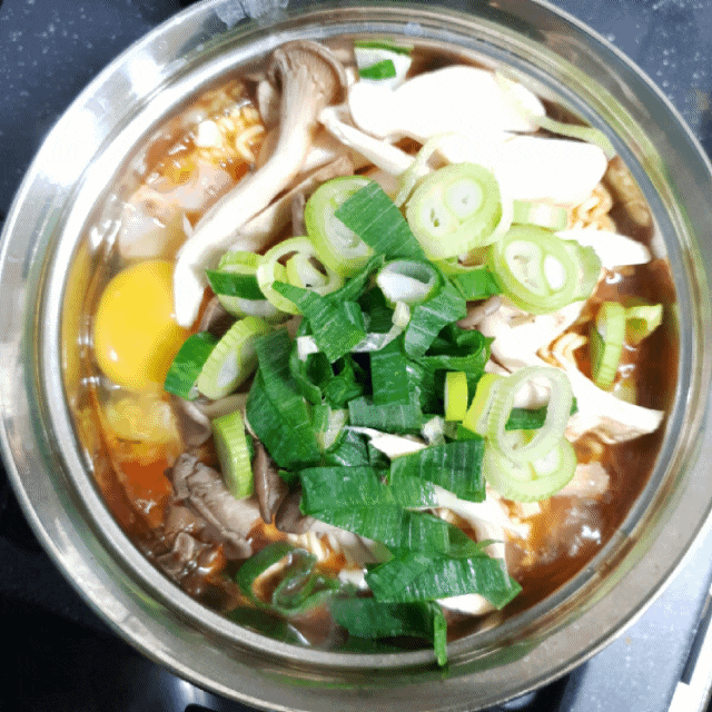  세상 쉬운 칼칼한 해장 라면 끓이기, 순두부 열라면