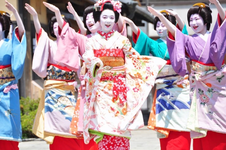 교토의 게이샤 수련 뮤지컬 영화 京都の芸者修練ミュージカル映画 마이코와 레이디 舞妓はレディ Lady Maiko 14 네이버 블로그