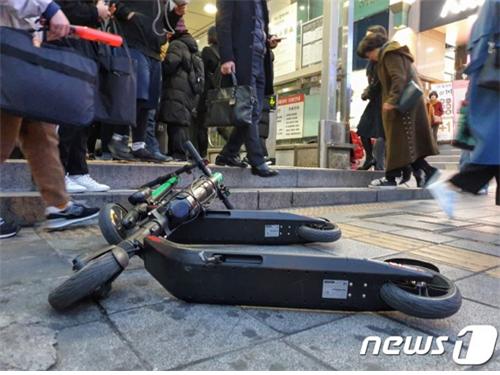길가다 전동킥보드에 치여 부상 '날벼락'… 보험금 누가 주나? 길가다 전동킥보드에 치여 부상 '날벼락'… 보험금 누가 주나?