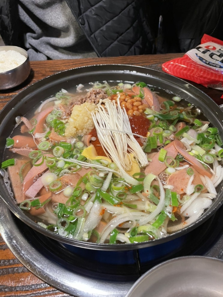  지족동 부대찌개 흥남부두본점 밥 사리 무한리필 좋다~