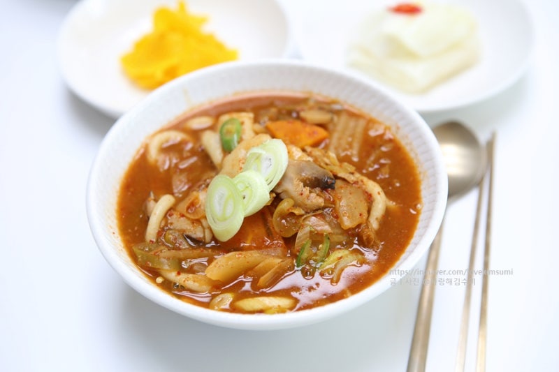 김치수제비 만드는법 쫄깃한 반죽 팁 맛있게 얼큰얼큰~