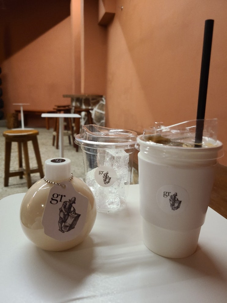 grottocoffee 공덕역 힙한 감성 카페