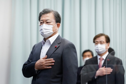 1호 공약 달성한 *문 측근 비리 언급없이 (검 견제)_‘권력기관 개혁 완성’ 발언 의미 1호 공약 달성한 *문 측근 비리 언급없이 (검 견제)_‘권력기관 개혁 완성’ 발언 의미