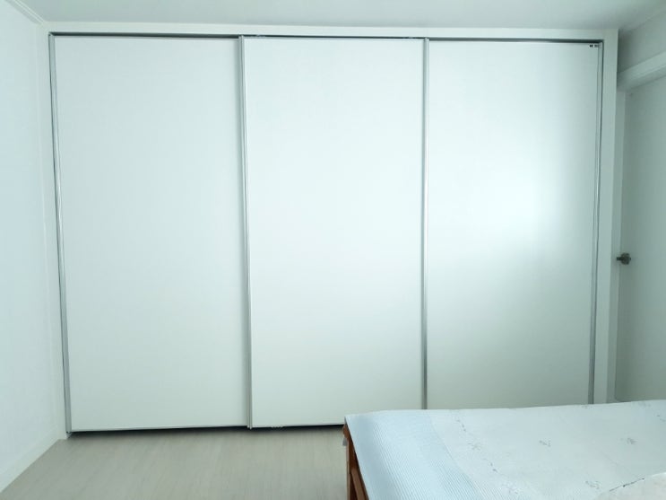 슬라이딩 붙박이장 무광 화이트 티비장 매립해 설치