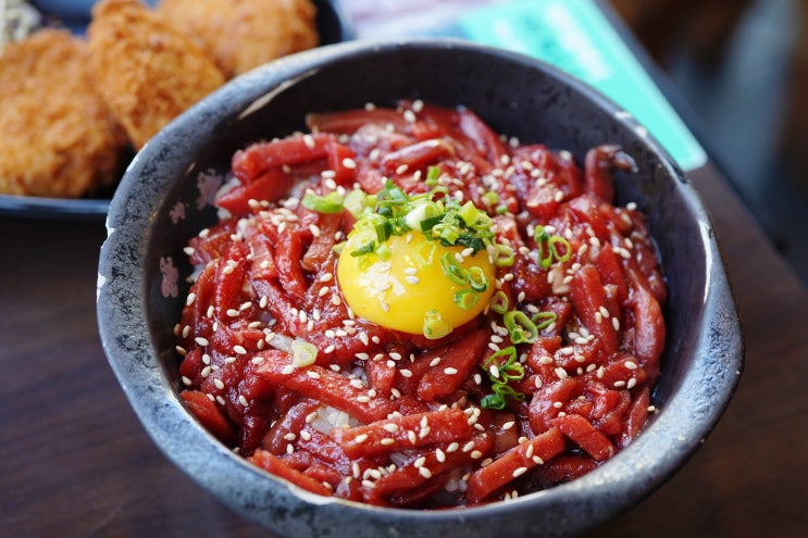 신촌 맛집 / 신촌 소개팅 맛집 돈부리모노 맛있는 덮밥 한 끼!