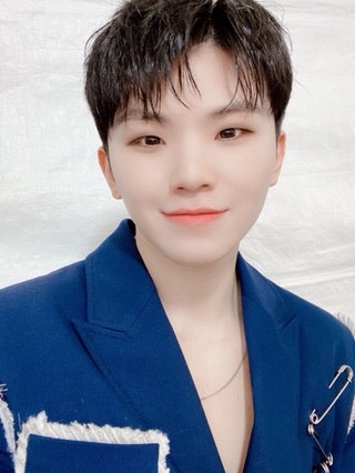 SEVENTEEN ウジ公式Twitter写真 携帯壁紙