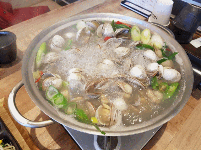  불당동한식 양철식당에서 물총탕 먹어봤어요