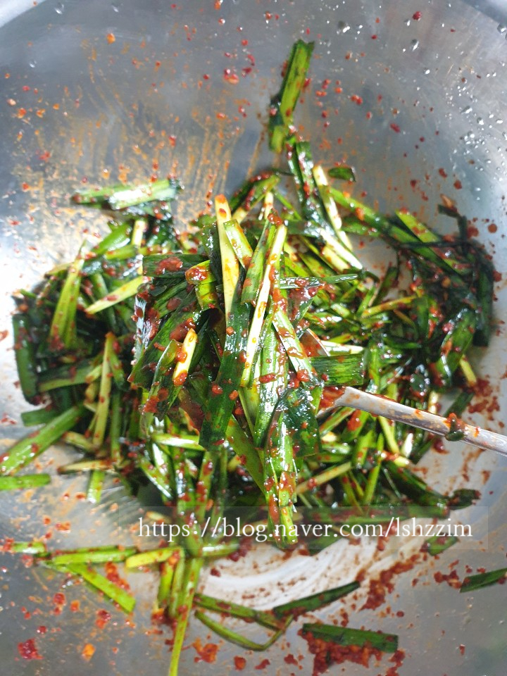  [밑반찬]  반찬 간단레시피, 매콤달콤 부추무침 만들기