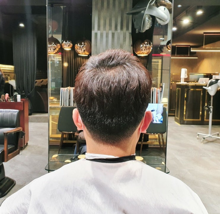  chop헤어 강남 신논현 미용실에서 짧은 커트와 다운펌 by 하은