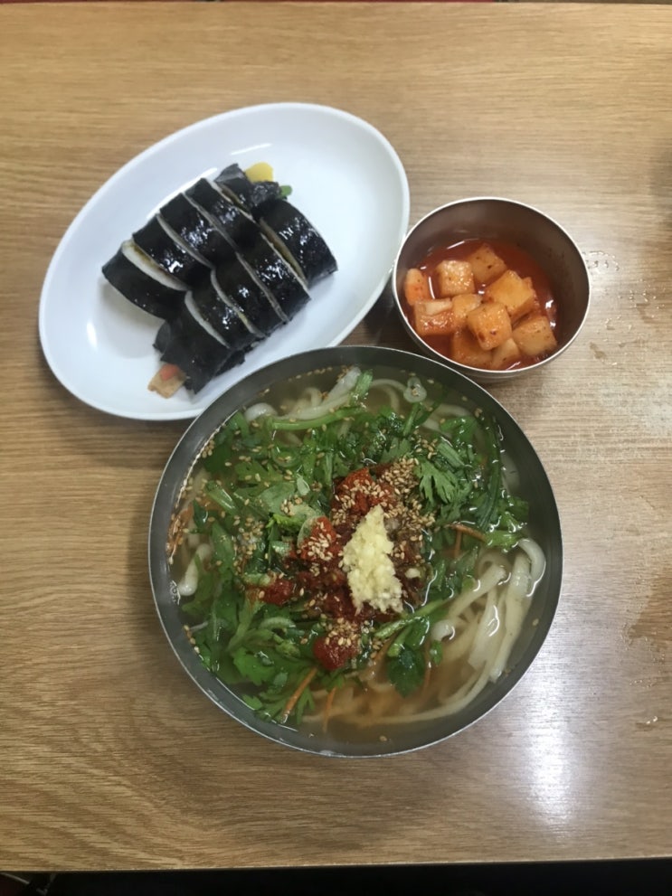 [부산서면맛집]따뜻한 국물이 생각날 때 ‘기장손칼국수’