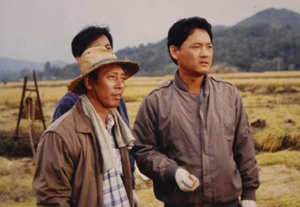  전원일기 응삼이 - 박윤배, 폐섬유증 투병 끝에 숨져.