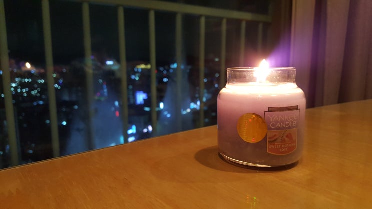  사랑하는 사람과 향기로운 양키캔들 스위트 모닝 로즈