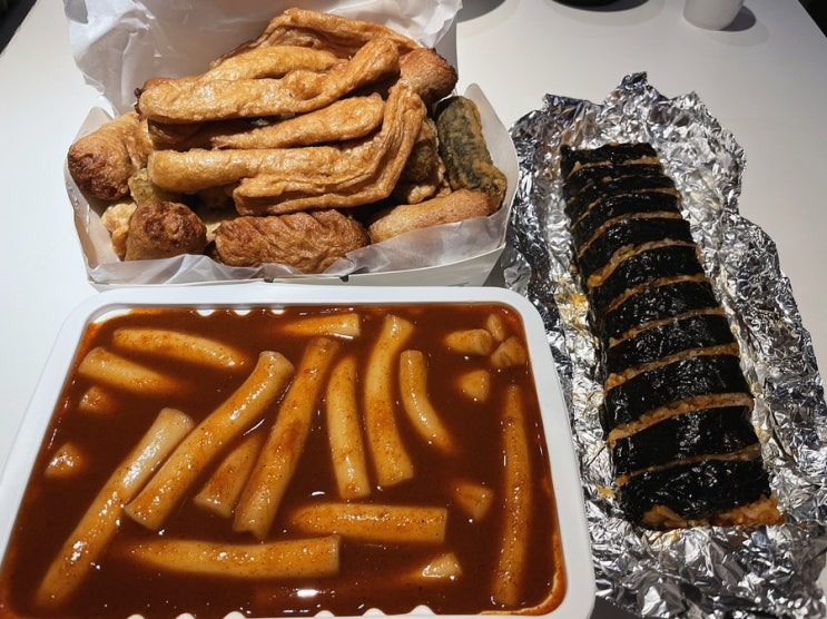  신전떡볶이 세트메뉴 중간맛 추천 놉 크림치즈볼 오뎅튀김 김말이튀김 잡채말이튀김 치킨링 신전 치즈김밥
