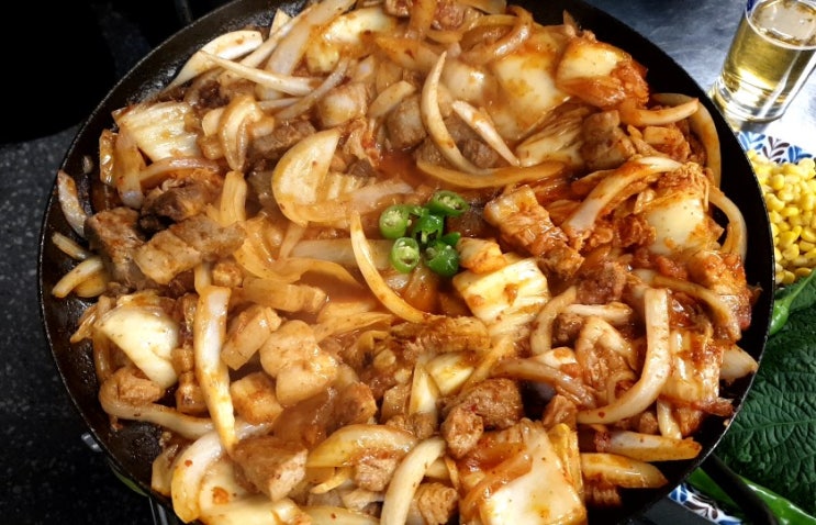 혜화/대학로 맛집 - 김치와 삼겹살의 엄청난 콜라보! 돼지김치구이 전문 "정통집" 혜화/대학로 맛집 - 김치와 삼겹살의 엄청난 콜라보! 돼지김치구이 전문 "정통집"
