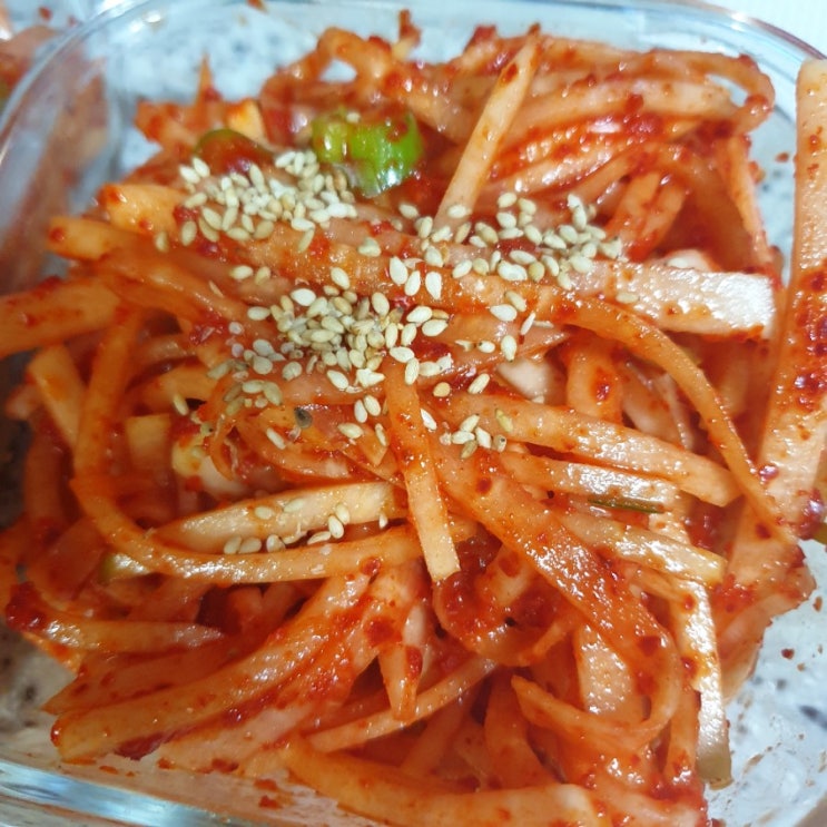 어머니의 무생채 무침 레시피