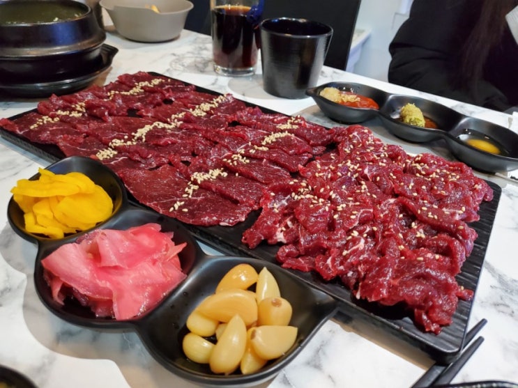  광주 용산동 육회, 생고기, 육전 맛집 '육회집'