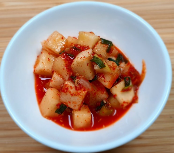  감으로 단맛을 낸 깍두기 만들기 아삭아삭한 깍두기