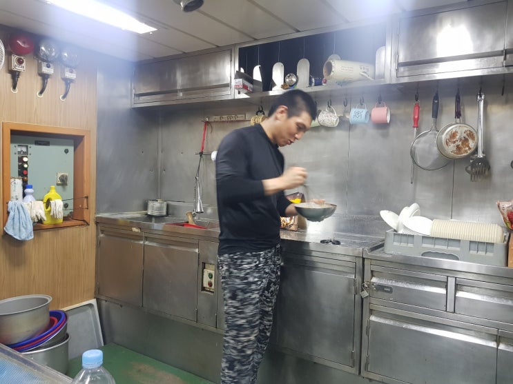  [동생대신 써주는 원양어선 LIFE] 원양어선 해기사에게 보내는 탁송, 태평양의 노을밤바다 (feat. 사조 부침가루 김치전, 꼬북칩 초코츄러스 )