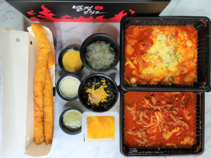  오늘은 배달!!!  열정분식소 속초 ~~~ 열정떡볶이와 튀김 왕짱