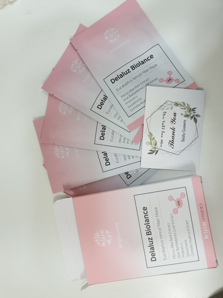 마스크로 지친 피부를 살리는 보습 진정 델라루즈 비오랑스 브라이트닝 유산균 마스크팩 마스크로 지친 피부를 살리는 보습 진정 델라루즈 비오랑스 브라이트닝 유산균 마스크팩