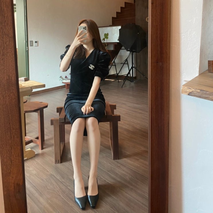  리본머리띠/벨벳드레스/제작구두/샤넬브로치/블랙코디