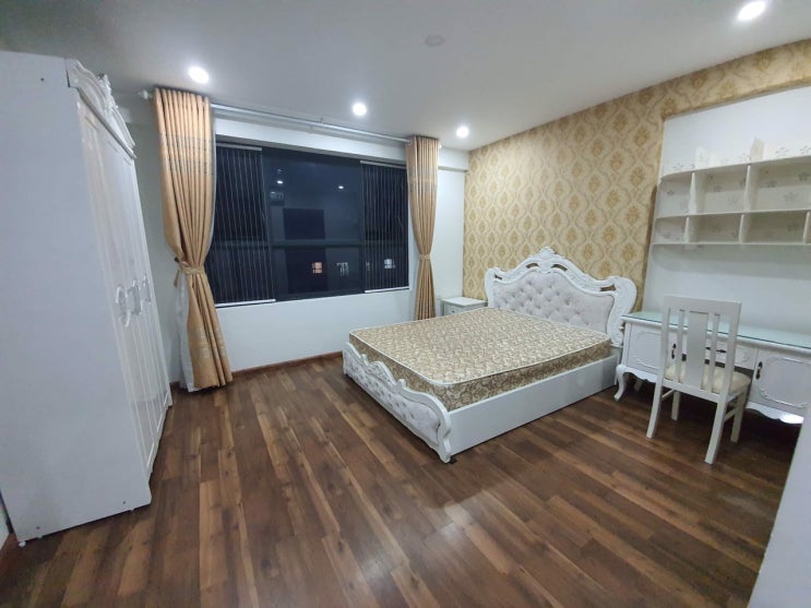  골그마크시티 R1 13층 4룸 풀옵션 52평 1000$