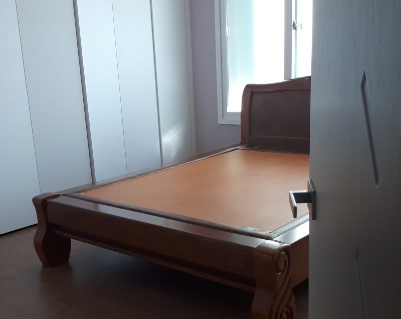 37일만에 배송된 동서가구 퀸 황토흙침대(DF909105-1) 전원이 고장난다면? 바로 이것!