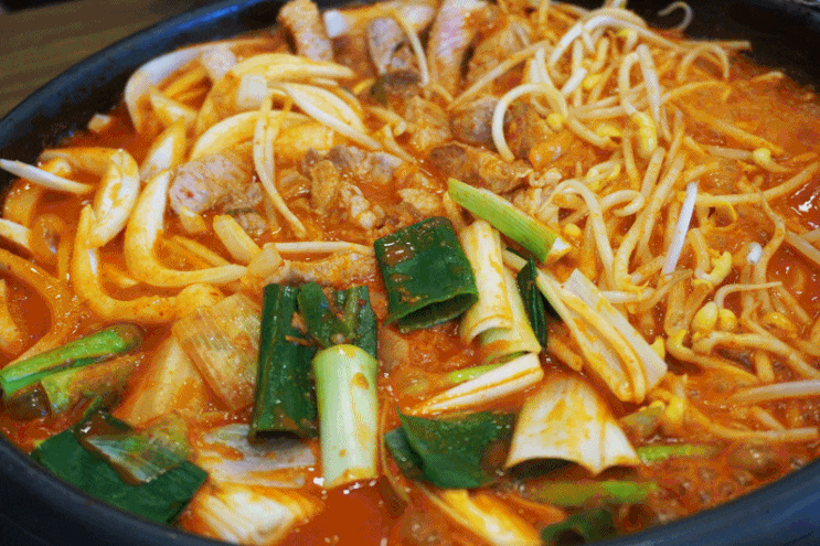  도화동 밥집 백채김치찌개 통돼지두루치기+소주 캬!